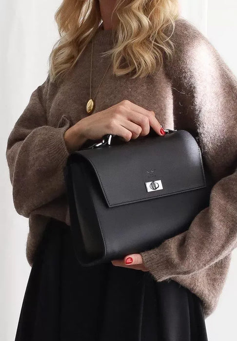 Premium Women's Leather Bag – Classic Design for Everyday Style