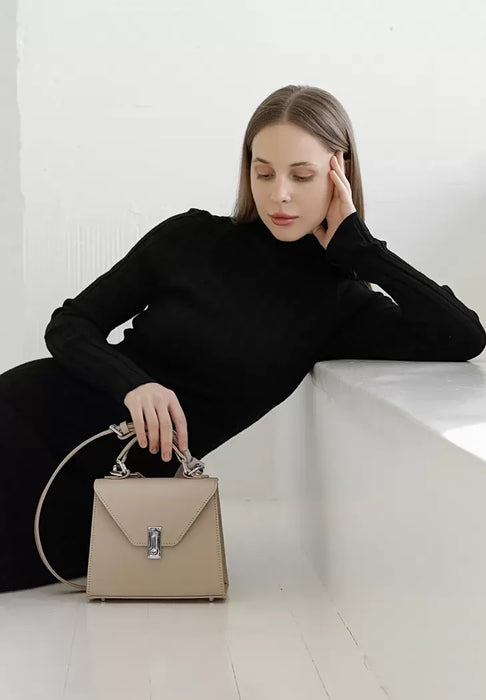 Women's Leather Crossbody Bag – Elegant, Compact and Handcrafted