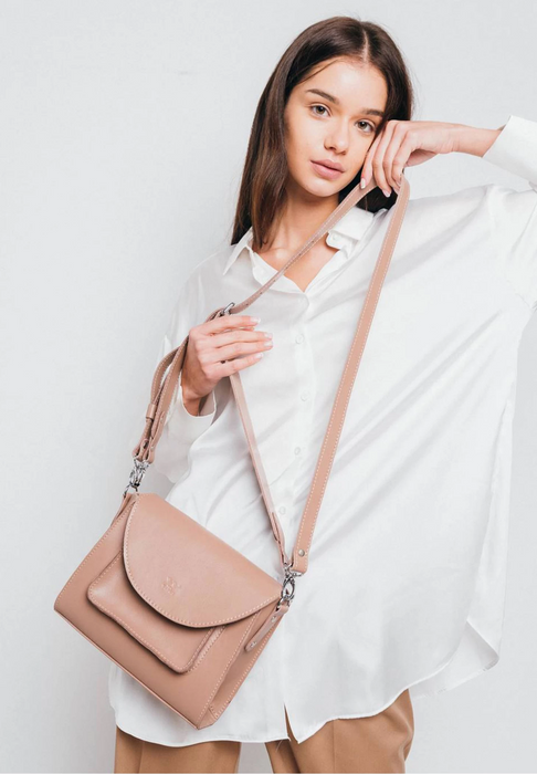 Chic Women’s Leather Purse – Handmade and Functional