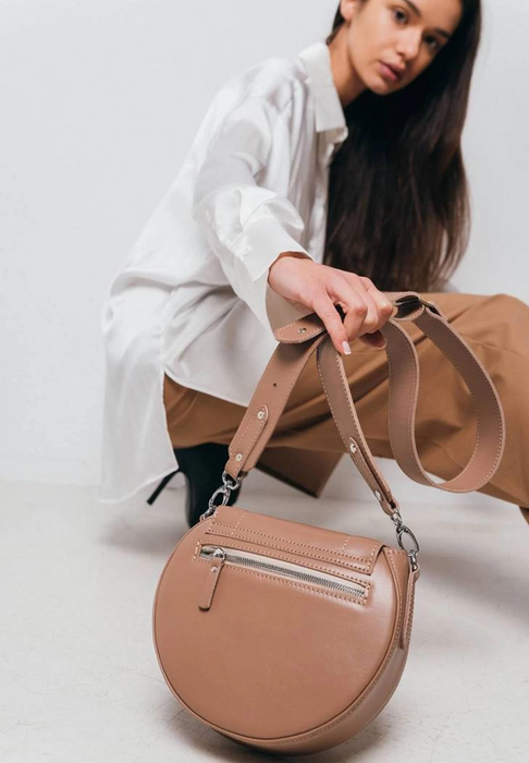Handcrafted Women’s Leather Bag – Sophisticated Design
