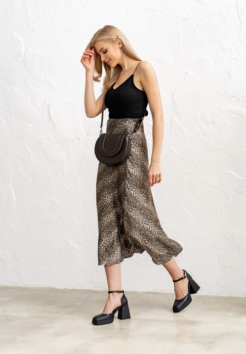 Handcrafted Women’s Leather Bag – Sophisticated Design