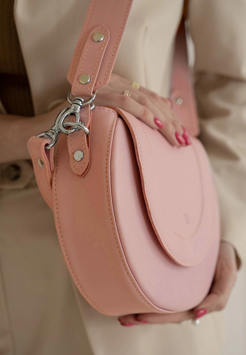 Handcrafted Women’s Leather Bag – Sophisticated Design