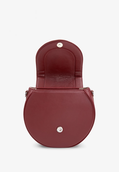 Handcrafted Women’s Leather Bag – Sophisticated Design