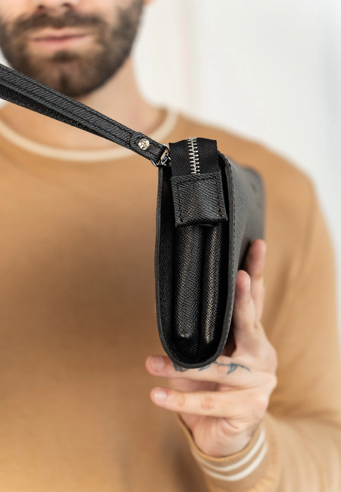 Elegant Men’s Leather Bag – Timeless Everyday Style