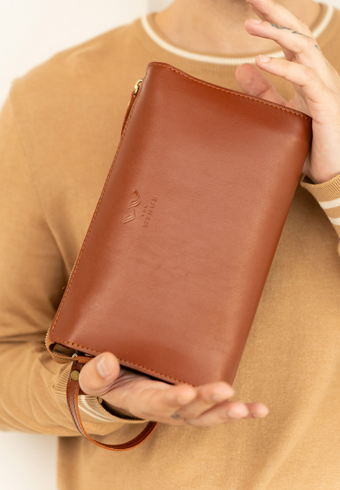 Elegant Men’s Leather Bag – Timeless Everyday Style