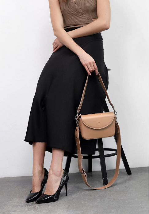 Classic Women’s Leather Purse – Handmade and Stylish