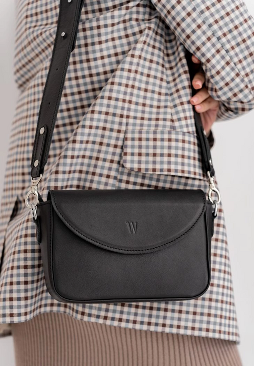 Classic Women’s Leather Purse – Handmade and Stylish