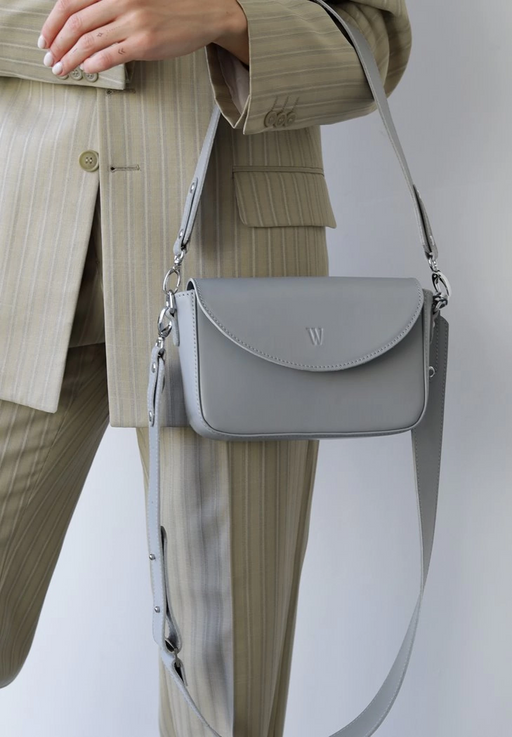 Classic Women’s Leather Purse – Handmade and Stylish