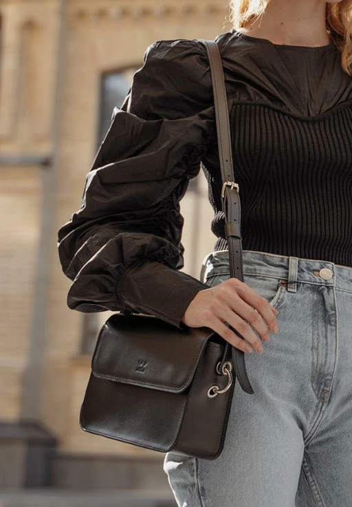 Small Leather Crossbody Bag for Women – Minimalist Style