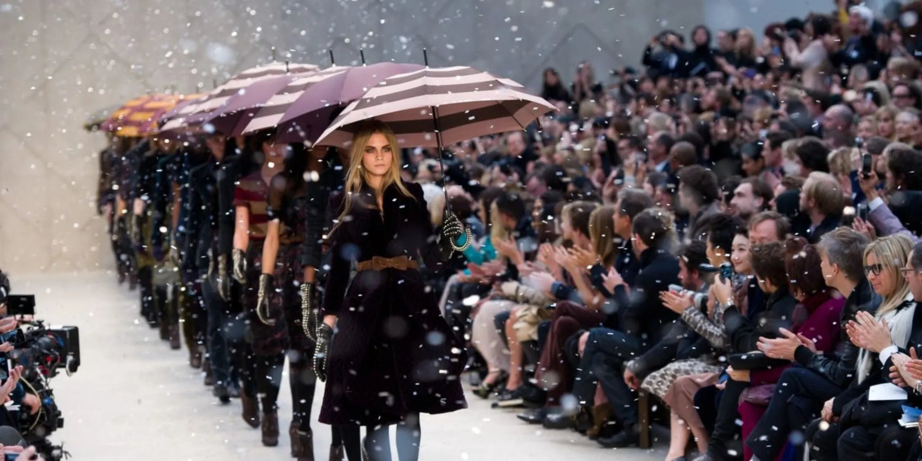 Unveiling the Elegance: How Luxury Umbrellas Are Redefining Fashion and Functionality for the Modern Woman