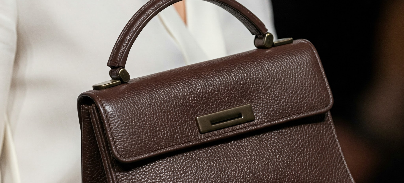 The Perfect Blend of Function and Fashion: Compact Leather Handbags