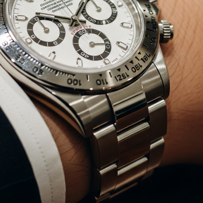 The Psychology of Wearing a High-End Watch: Status, Style, and Self-Expression