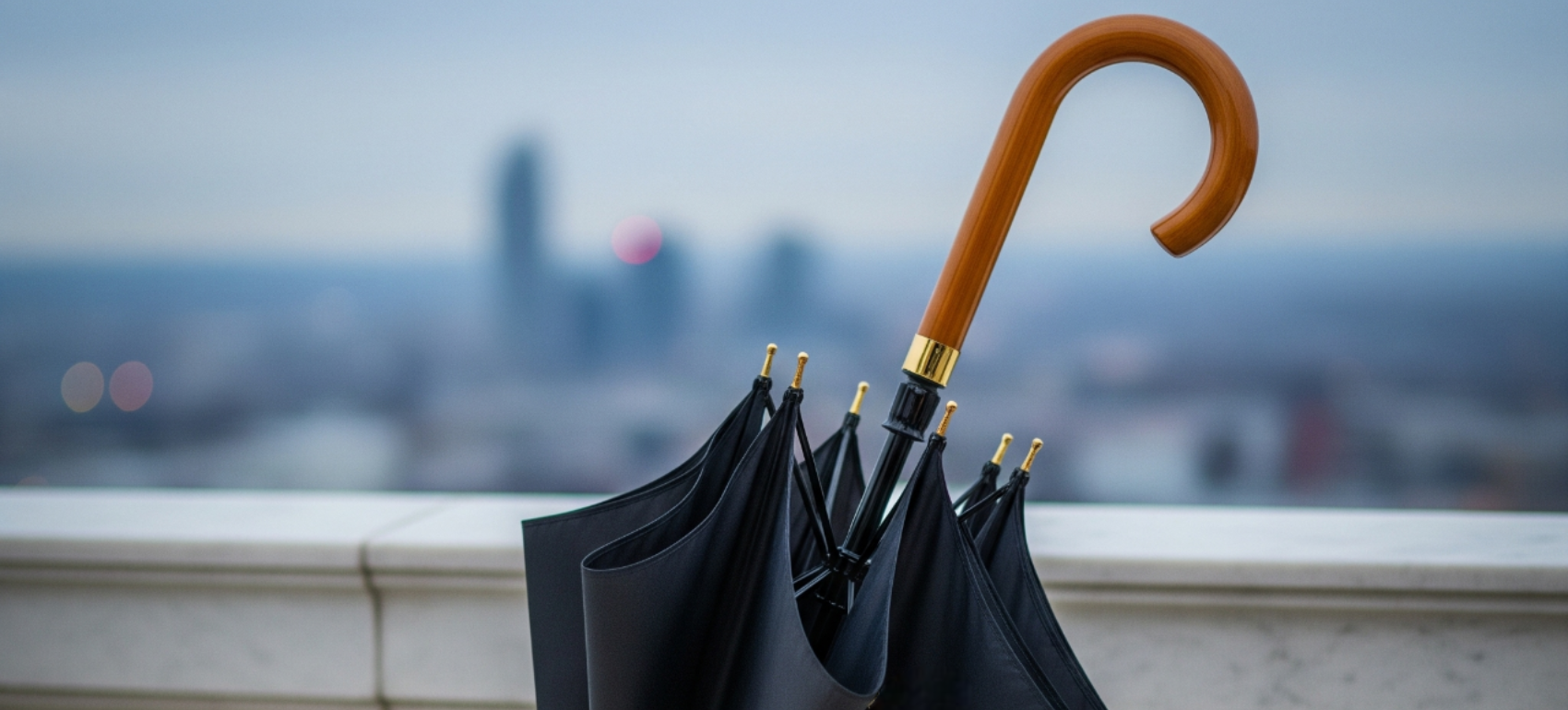 Why Your Gift Lacks Impact (And How a Luxury Umbrella or Artwork Can Change That)?