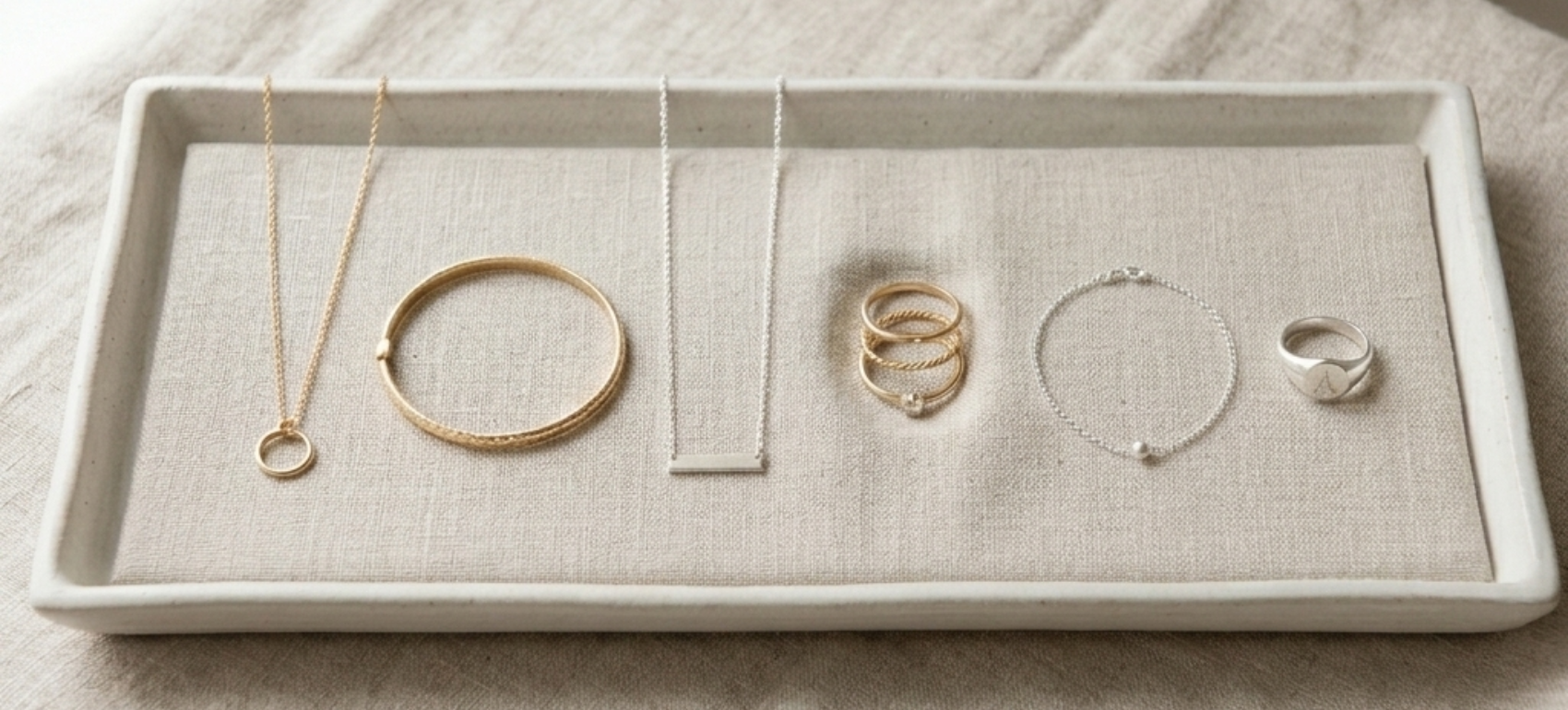 Minimalist Designs Keep Focus On The Jewelry, Not The Tray