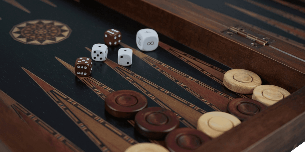 Backgammon Beats: How This Classic Game Can Elevate Your Family Fun Ni