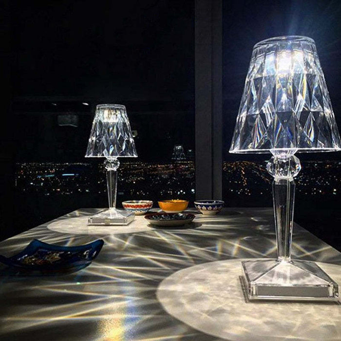Elegant and Modern Table Lamp with a Sophisticated Design