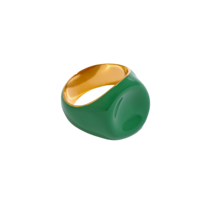 Stunning Emerald Gemstone Golden Ring