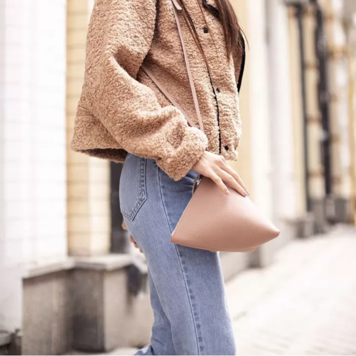 Pochette de voyage minimaliste en cuir