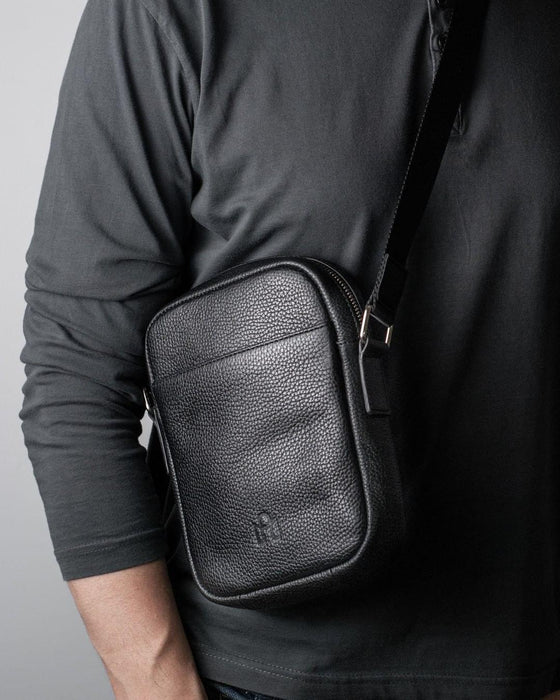 Stylish Men's Crossbody Pouch - Chic Small Bag for Everyday Use