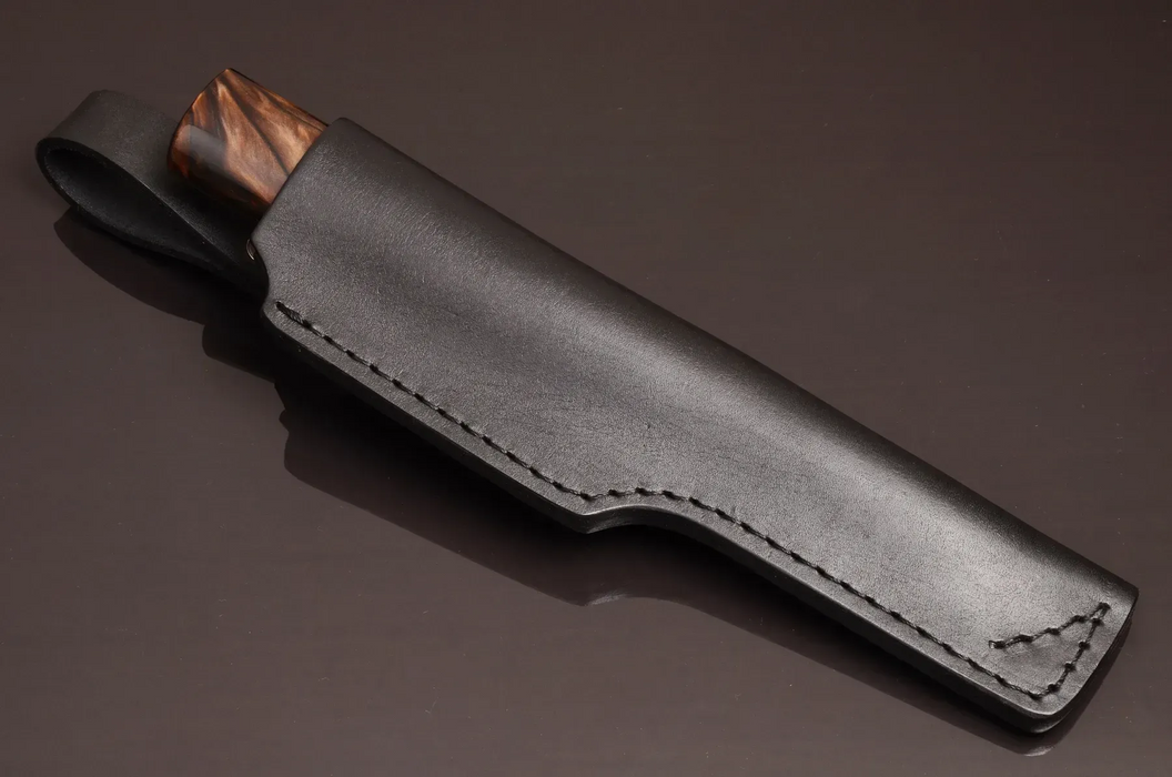 Couteau en acier Damas avec manche en bois hybride époxy rouge