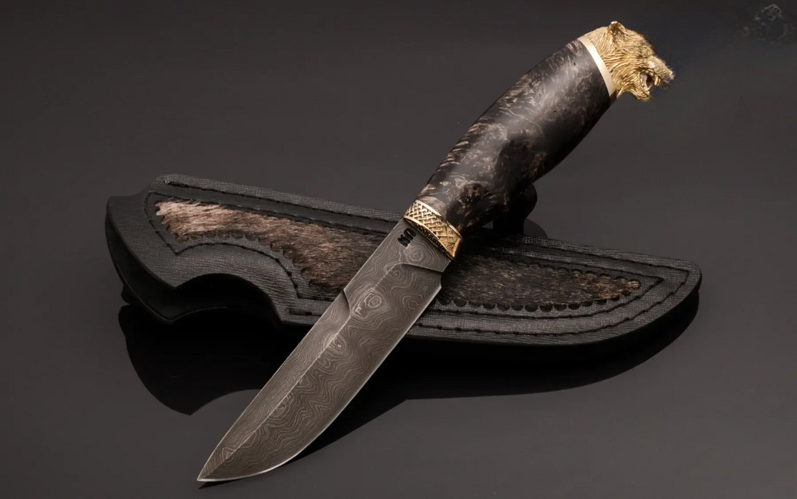 Couteau en acier Damas avec manche en bois hybride époxy rouge
