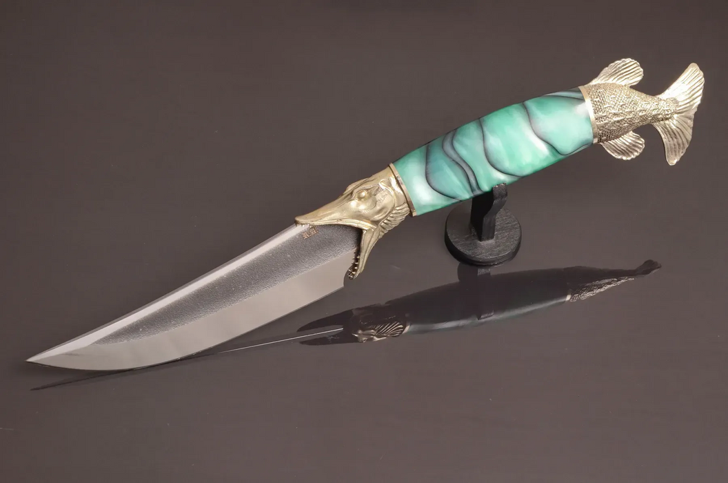 Couteau en acier Damas avec manche en bois hybride époxy rouge