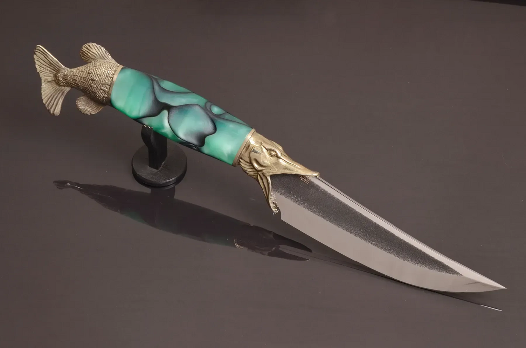 Couteau en acier Damas avec manche en bois hybride époxy rouge