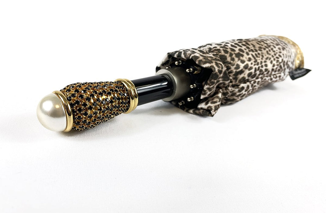 Stylish folding umbrella with leopard design