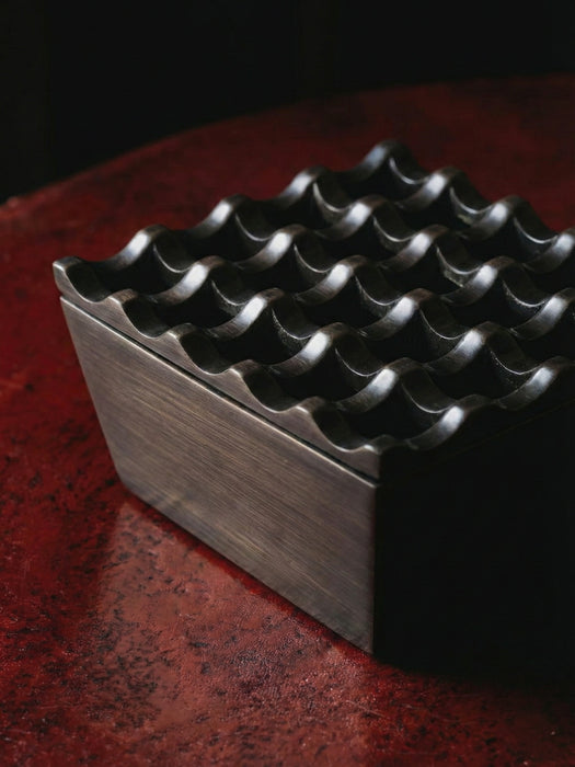 Modern Chrome Ashtray – Windproof Design, Detachable Lid