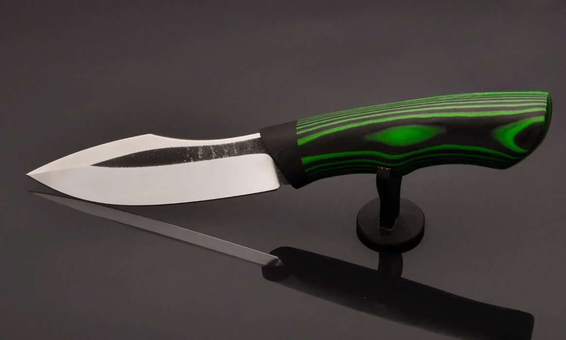 Couteau en acier Damas avec manche en bois hybride époxy rouge