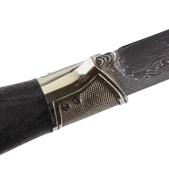 Battle-ready knife with historical significance