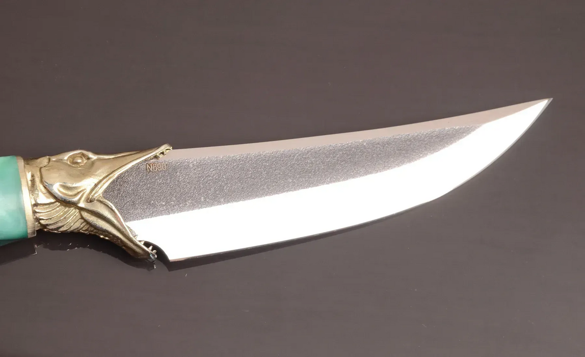 Couteau en acier Damas avec manche en bois hybride époxy rouge