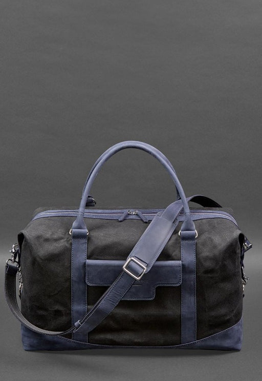 Leather travel bag with suede lining