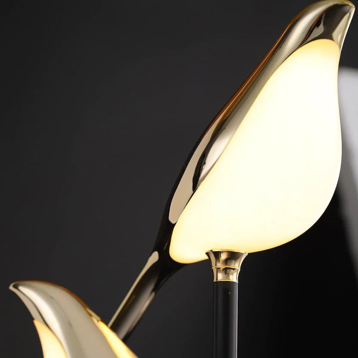 Graceful and Elegant Lamp with a Delicate Design