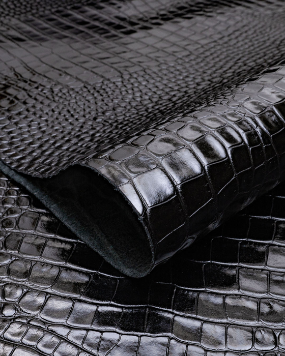 Elegant premium crocodile leather wallet for everyday use