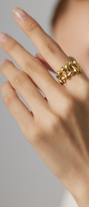 Beautiful Designer Golden Ring