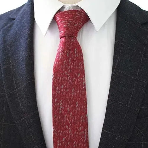 Red Knit Cotton Necktie for Classy Men - Stylish Accessory for Formal and Casual Wear