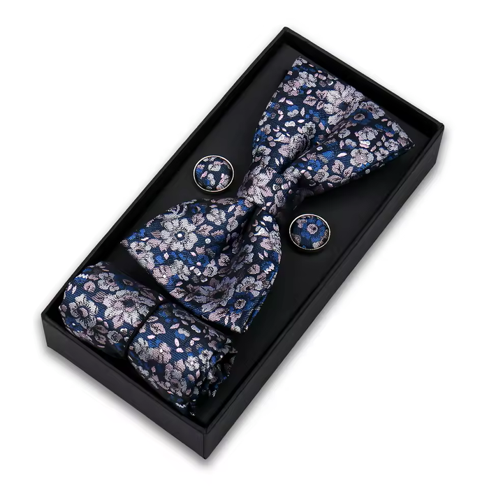 Rosafarbene Seidenfliege mit Blumenmuster für stilvolle Männer