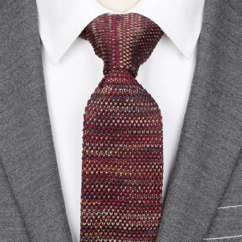 Red Knitted Tie for Men - Elegant Accessory for Formal and Casual Occasions