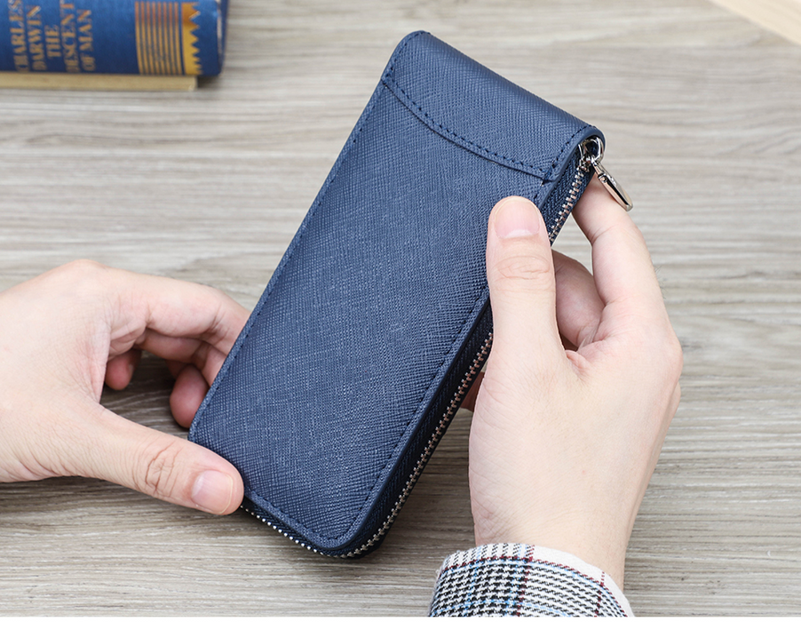 Minimalist Design Leather Watch Bag – Gift Case for Him or Her