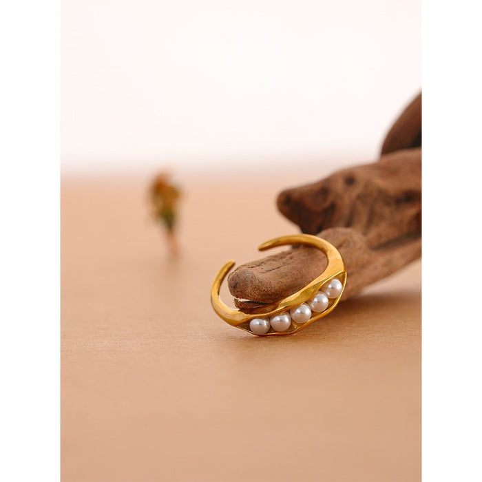 Timeless Design Golden Ring with Pearls