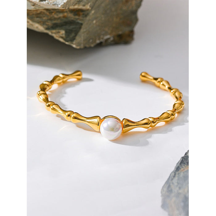 Fashionable Golden Bracelet with Pearl