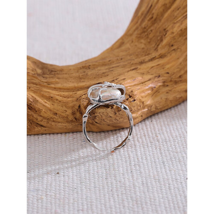 Stylish Silver Ring with Pearl