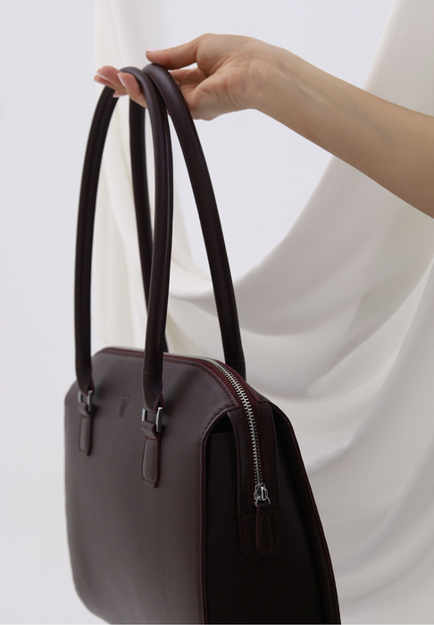Genuine Leather Handbag for Women – Classic and Stylish