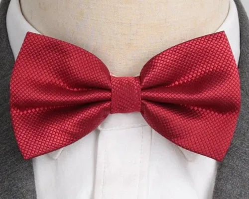 Red Deluxe Pre-Tied Bow Tie for Classy Men - Elegant Accessory for Formal Events