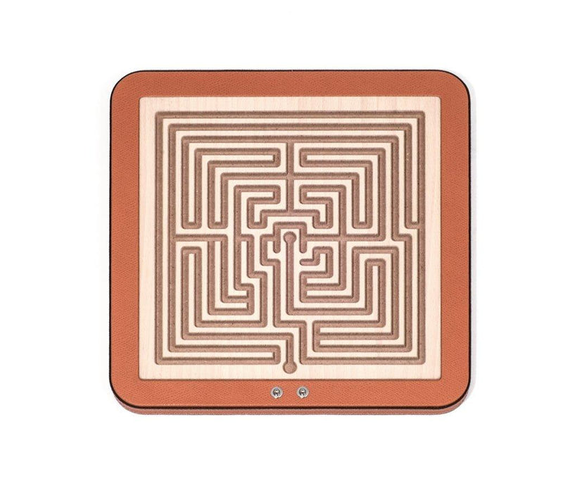 Arianna's Enchanting Labyrinth Adventure: Square Maze Game for Endless Fun and Challenge