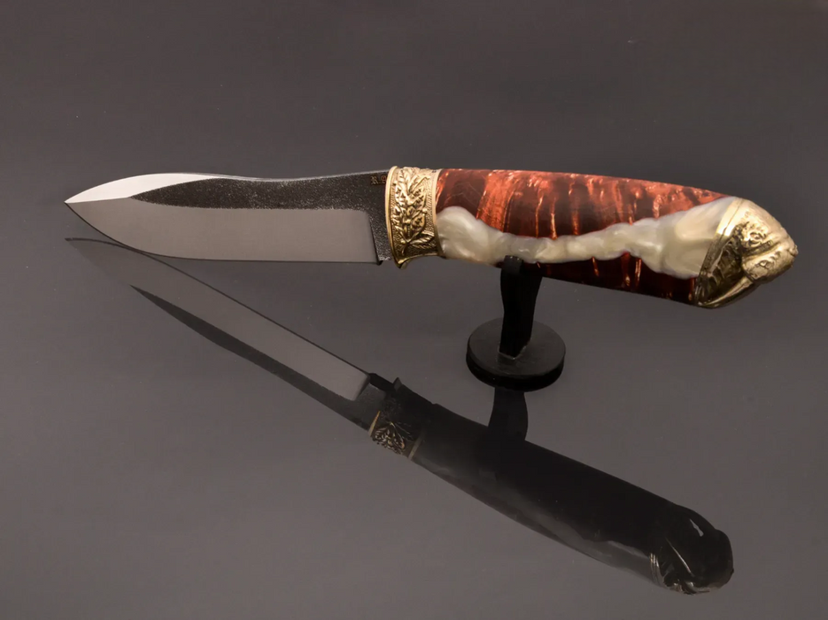 Couteau en acier Damas avec manche en bois hybride époxy rouge