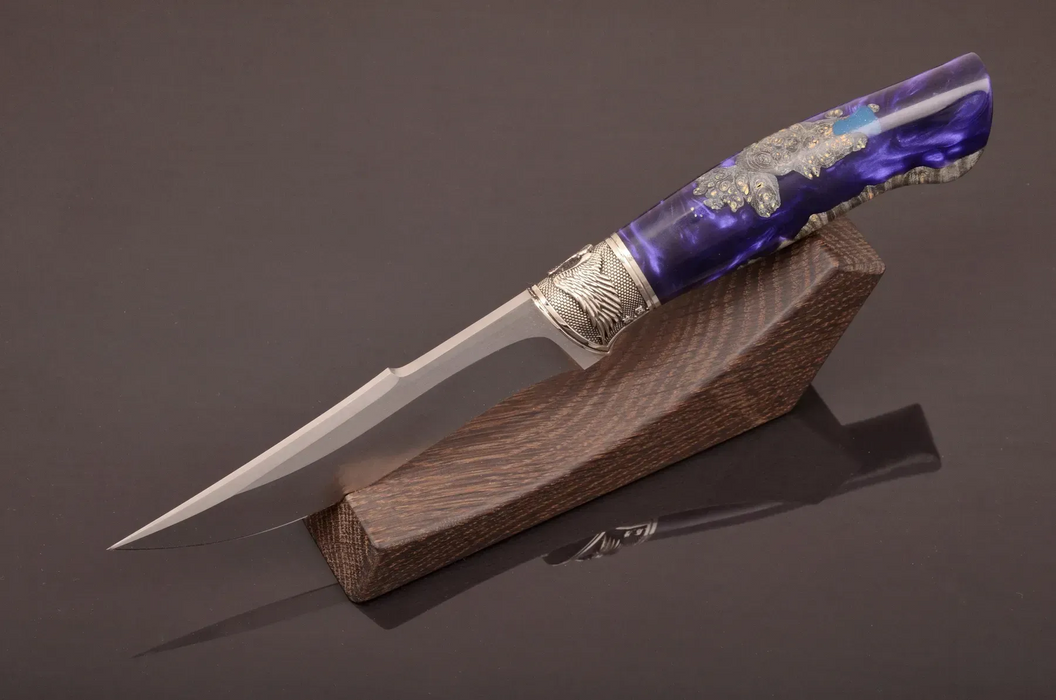 Couteau en acier Damas avec manche en bois hybride époxy rouge