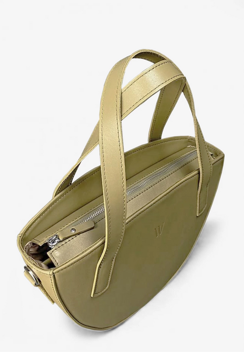 Chic Leather Shoulder Bag for Women – Sleek and Practical