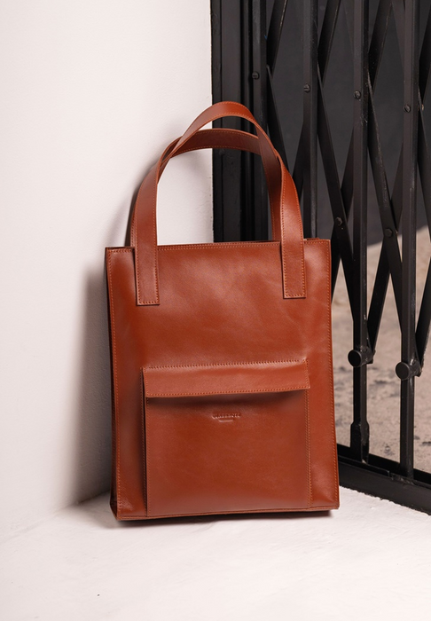 Women's fashionable leather tote